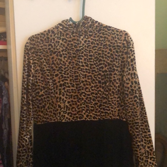 Turtleneck leopard velvet dress - Picture 4 of 10